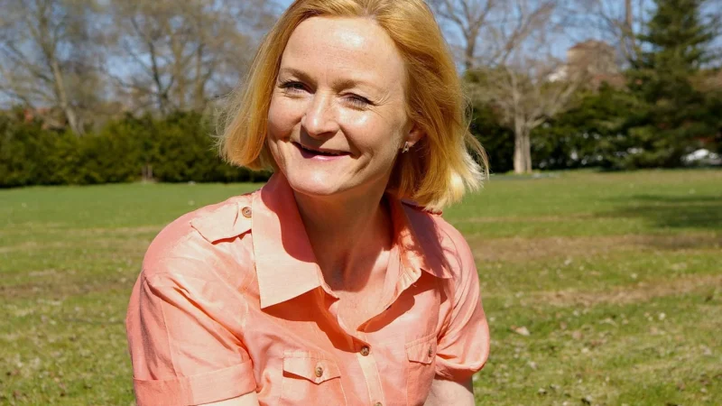 Jak radzić sobie z objawami menopauzy – poradnik dla kobiet